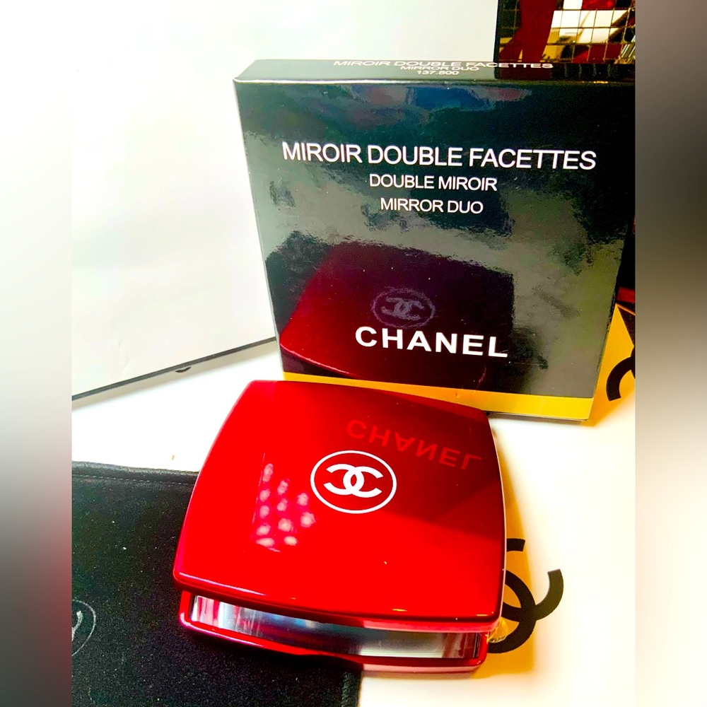 “HOST PICK” Chanel Miroir Double Facettes compact NWOT